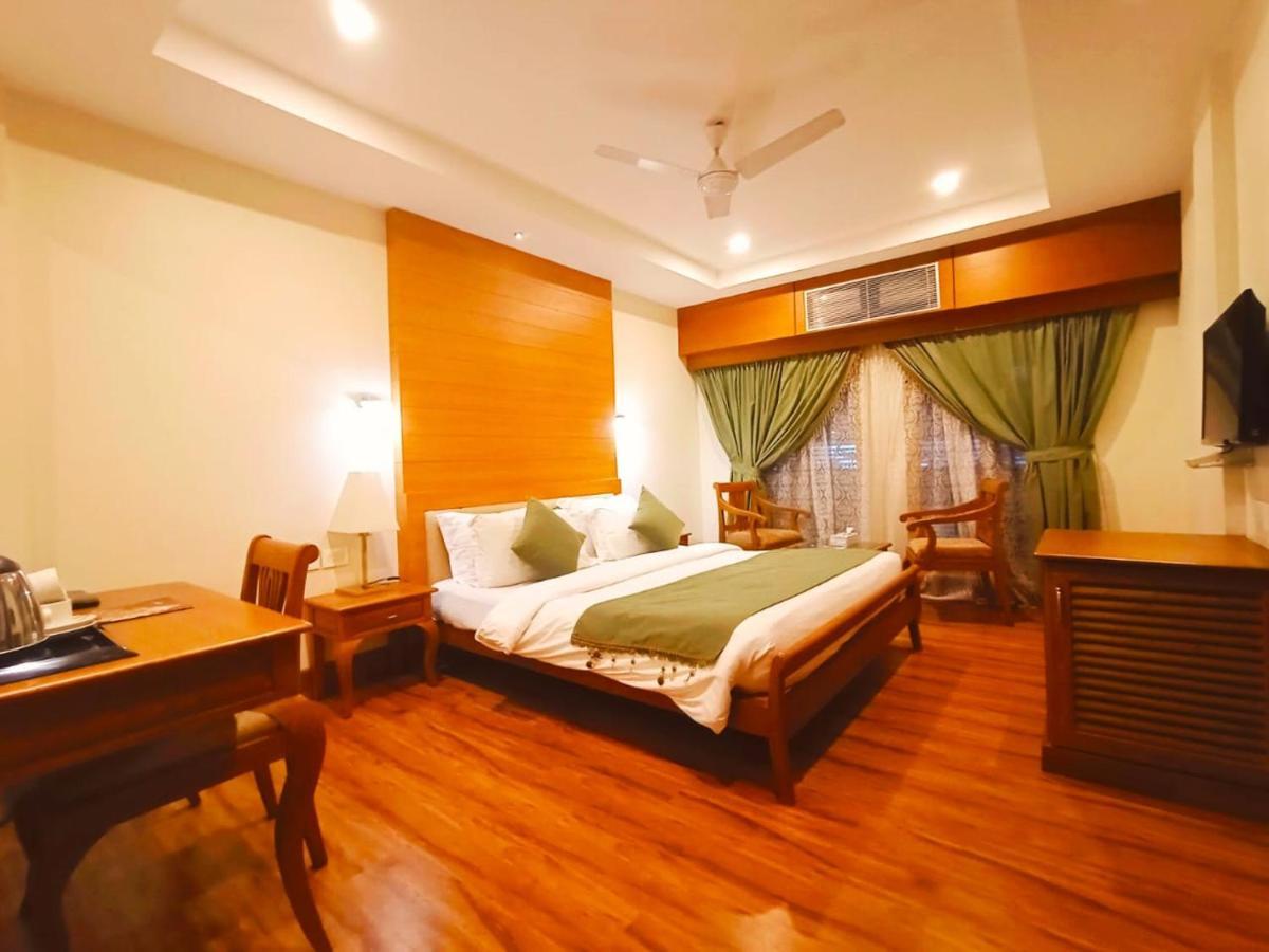 Hill Palace Hotel & Spa Kochi Buitenkant foto