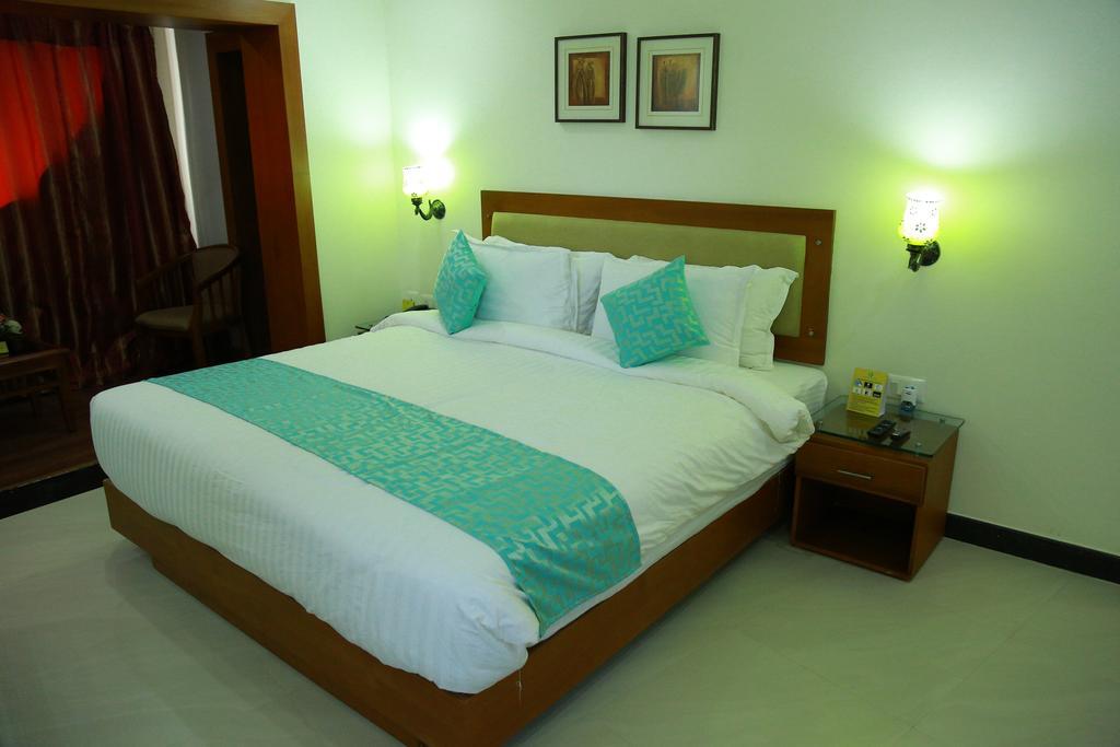 Hill Palace Hotel & Spa Kochi Buitenkant foto