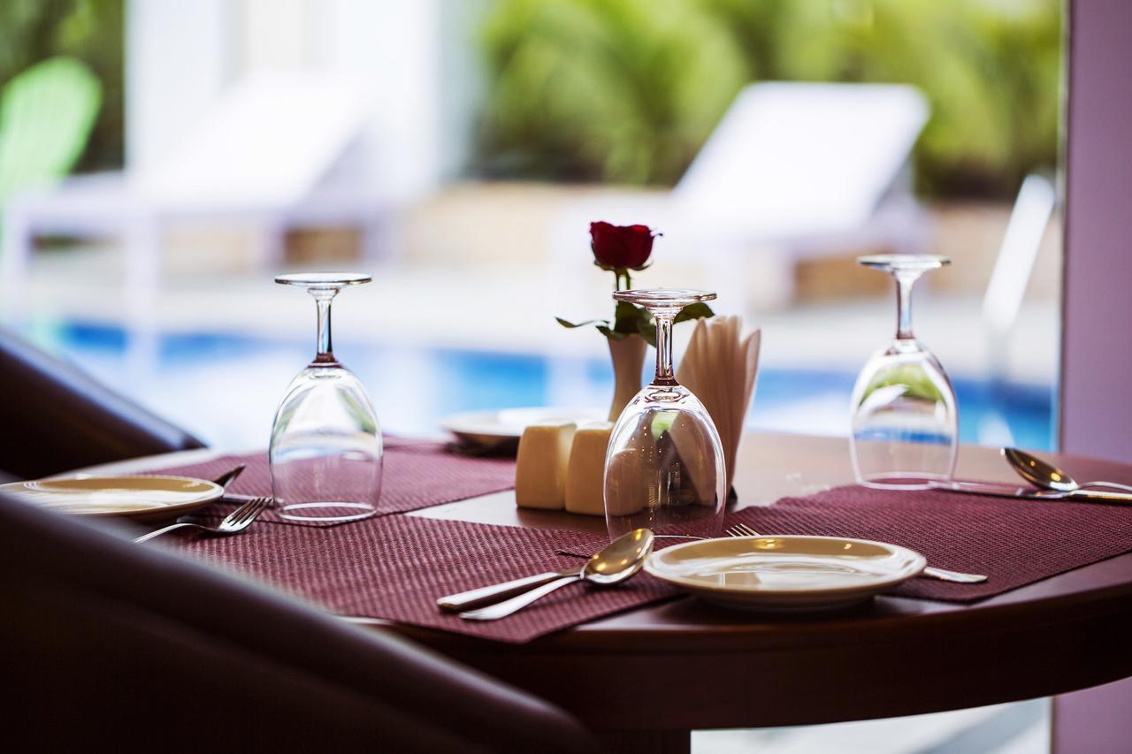 Hill Palace Hotel & Spa Kochi Buitenkant foto