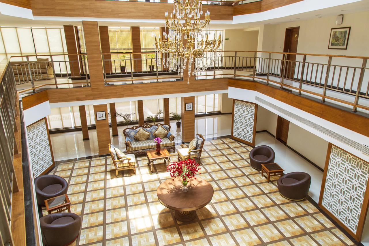 Hill Palace Hotel & Spa Kochi Buitenkant foto