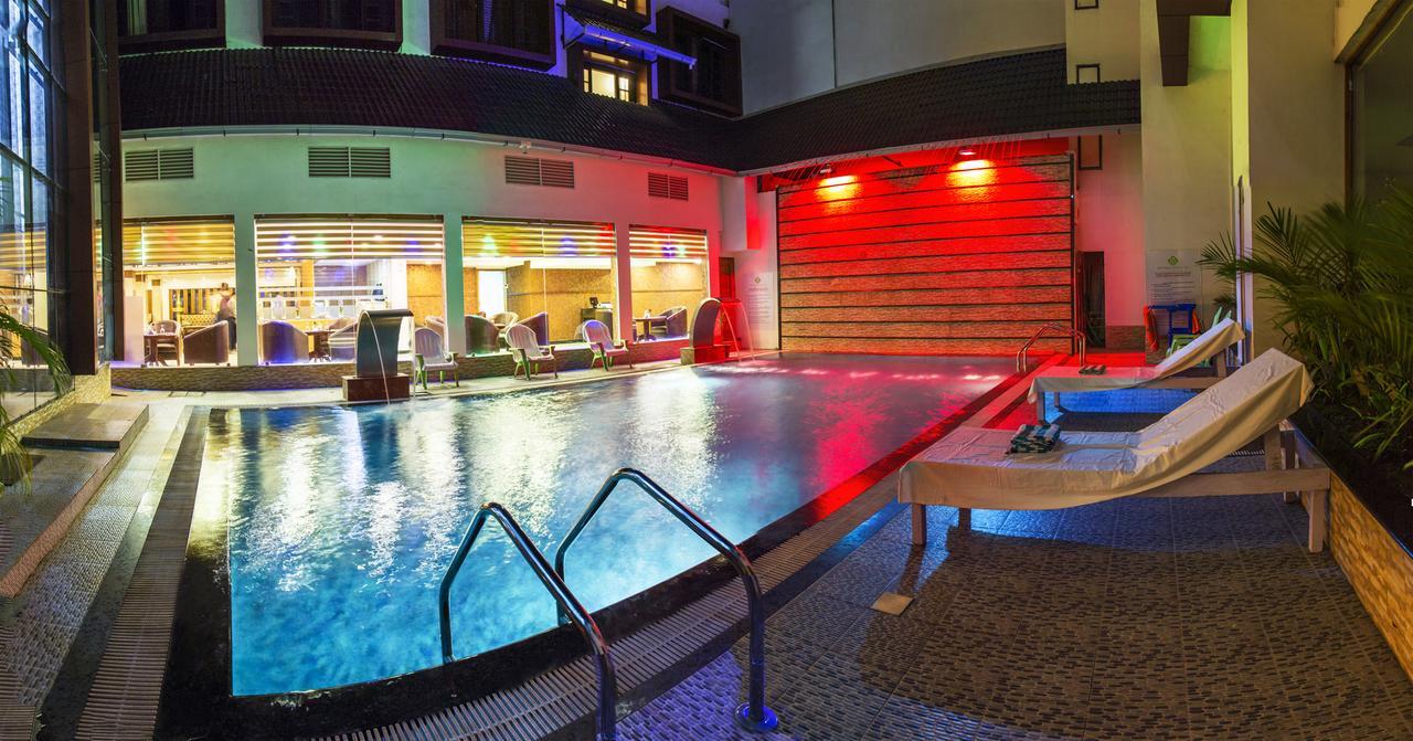 Hill Palace Hotel & Spa Kochi Buitenkant foto