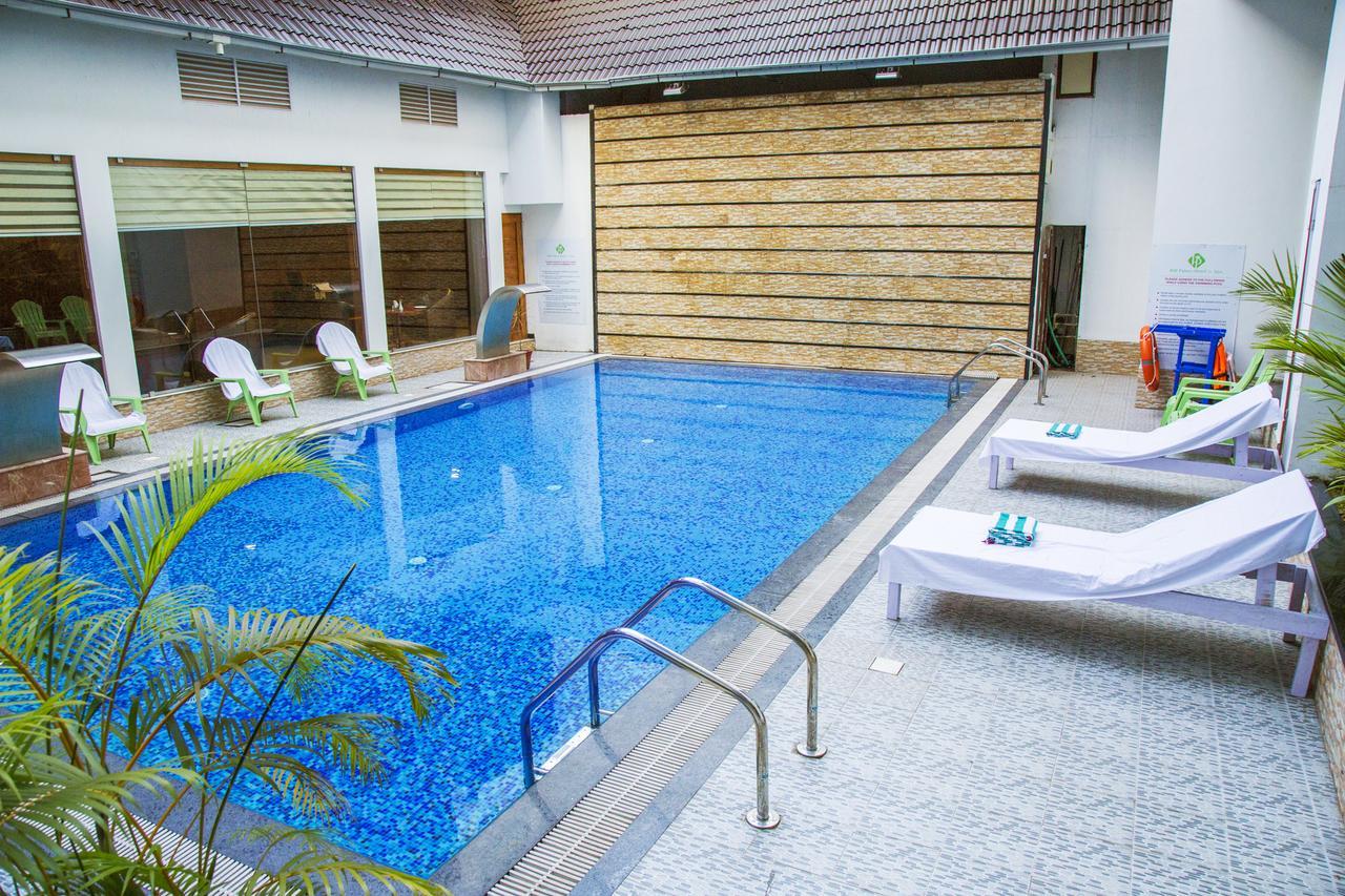Hill Palace Hotel & Spa Kochi Buitenkant foto