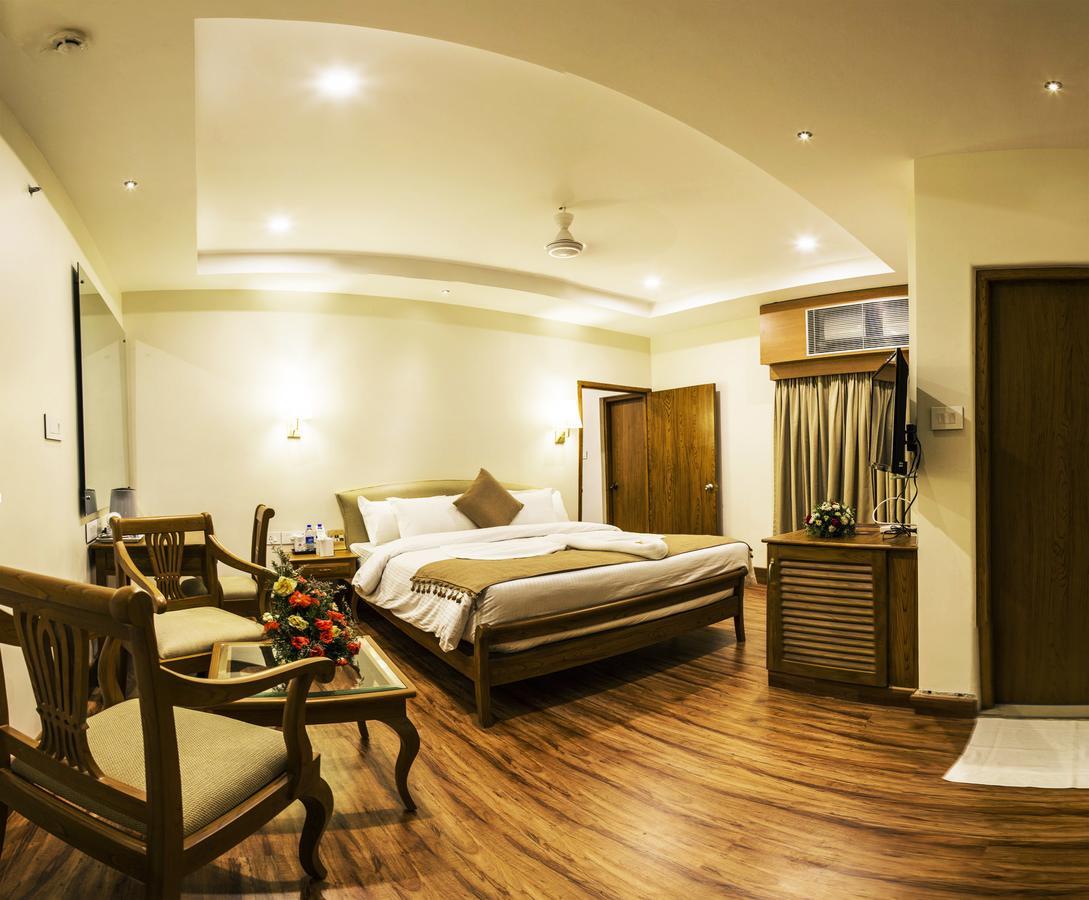 Hill Palace Hotel & Spa Kochi Buitenkant foto